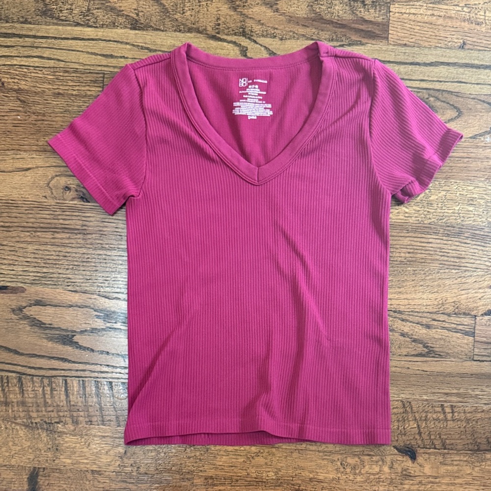 No Boundaries V-Neck Ribbed Tee Crop Top Red Purple Pink Medium